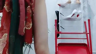 大鸡巴邻居看着学生在床上被操