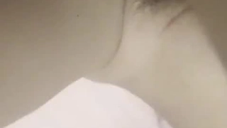 动物生殖器把女友嫩穴操喷了