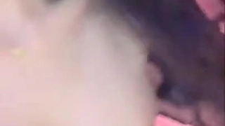 巨乳妹子超大膽，與男友在飯店泳池直接啪啪啪!