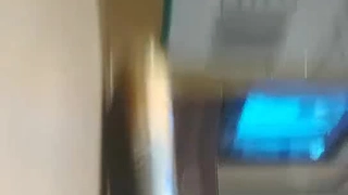 自慰时可以看到阴茎的全貌，每次喘气时阴茎都会振动
