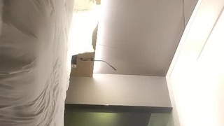 剧情顶级白嫩美乳女神勾引小哥哥 性感红色内衣撩起 两个大车灯跳蛋伺候 对着屁股就是爆插 骑乘侧入主动操