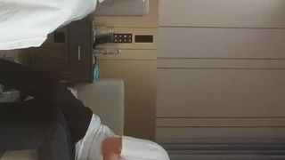 大学生和她的室友探索69姿势