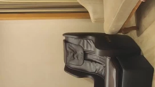 业余宝贝们与Denis Reed沉迷于狂野的肛交动作