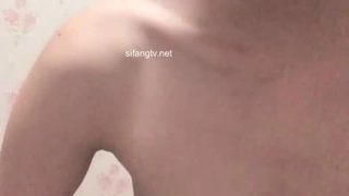 少女继妹给她的继兄弟口交,大鸡巴