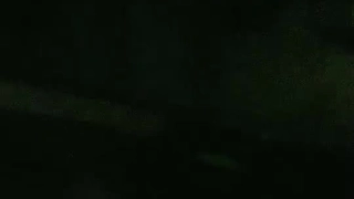 日本街边公厕背杀特写几个MM尿尿，菊花很抢眼