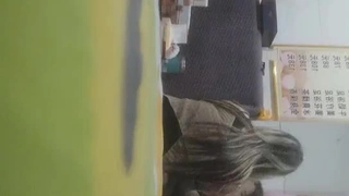 360情趣酒店大圆床偷拍兄弟找来两个小姐一块4P